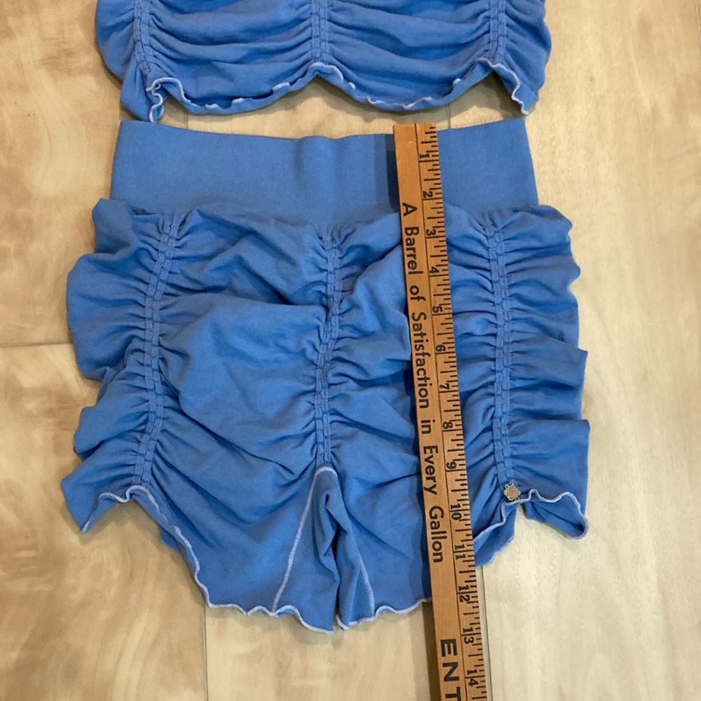 Anya Fabletics ruched set - Picture 7 of 14